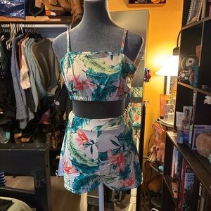 Tropical Leaf Print Three-Piece Set - Strappy Crop Top High-Waist Shorts & Cover